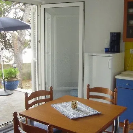 Mare * Brodarica (Sibenik-Knin)