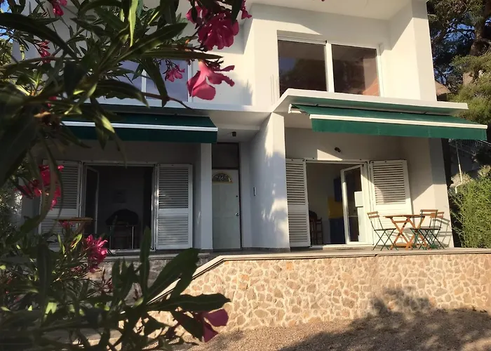 Mare * Brodarica (Sibenik-Knin)