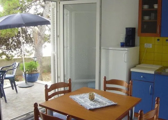 Mare * Brodarica (Sibenik-Knin)